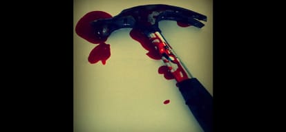 This horror of the husband's hammer, the mother of the deceased child
