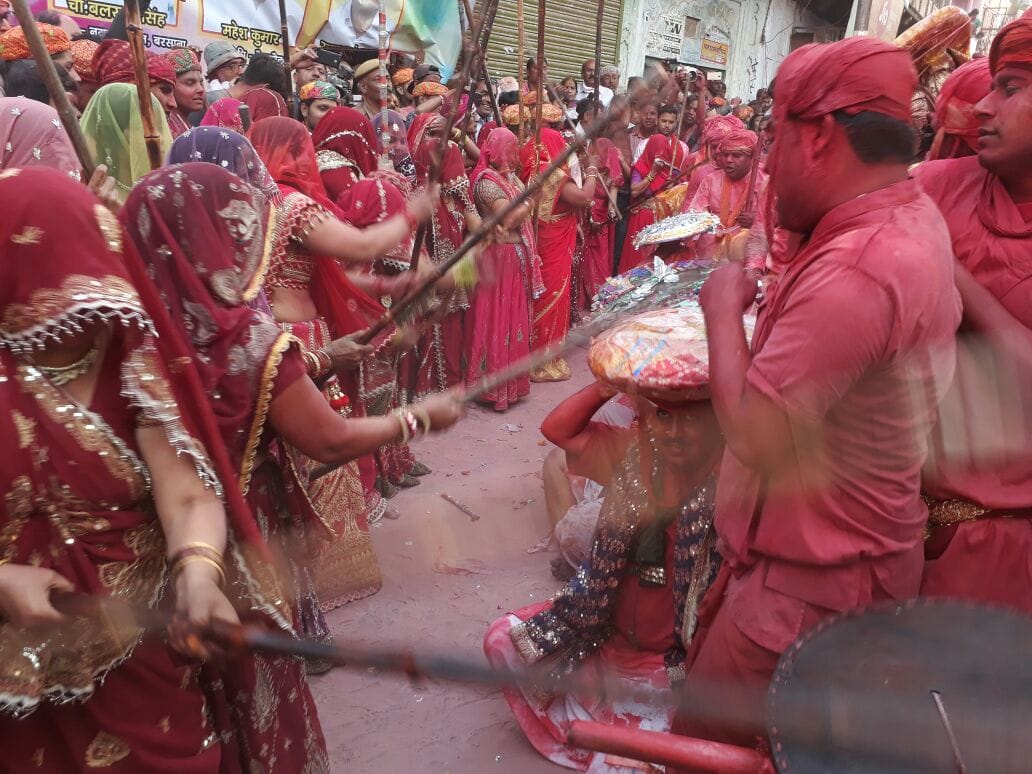 Lathmar Holi: pictures show incredible festival of colour in Barsana UP