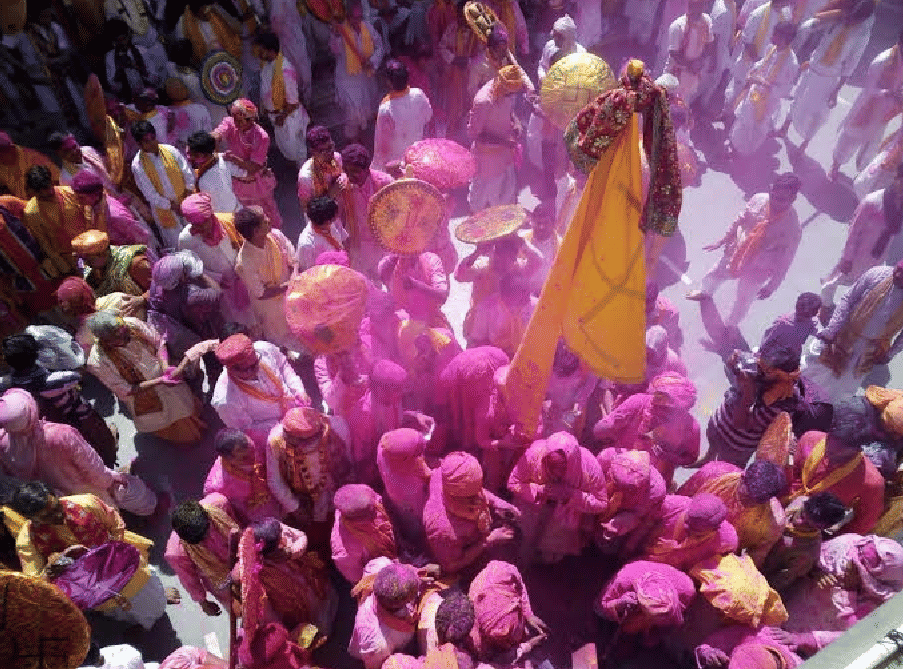 Lathmar Holi: pictures show incredible festival of colour in Barsana UP