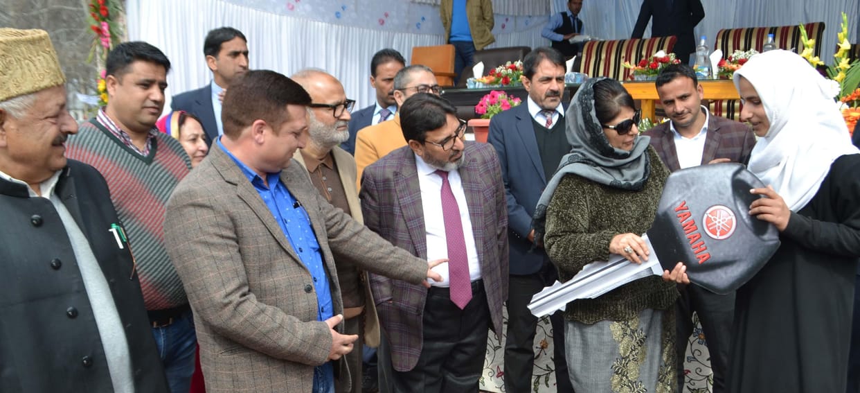 mehbooba handover key to girls