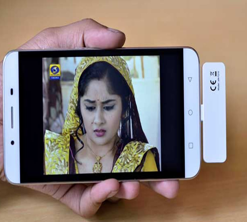 netflix announced strategic partnerships with Airtel Vodafone and Videocon d2h