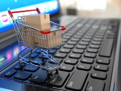 youth Ordered laptop from online shopping in Etah when opened packing cooker was found in it