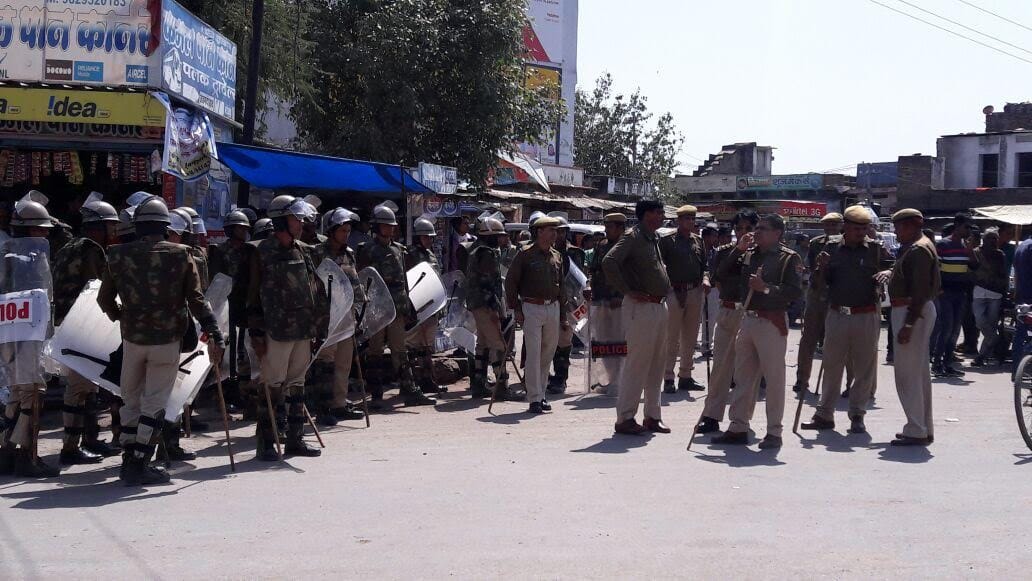 Before inaugurating the minister, the villegers locked up on PHC