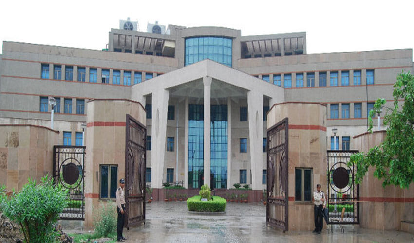iim lucknow to hike fees in pg courses