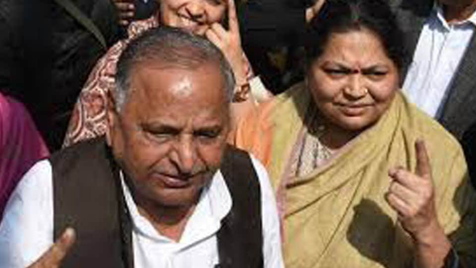 Know about Mulayam Singh Yadav's wife Sadhna Gupta.