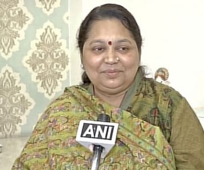  mulayam wife sadhna yadav speaks to media.