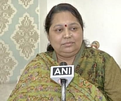  mulayam wife sadhna yadav speaks to media.