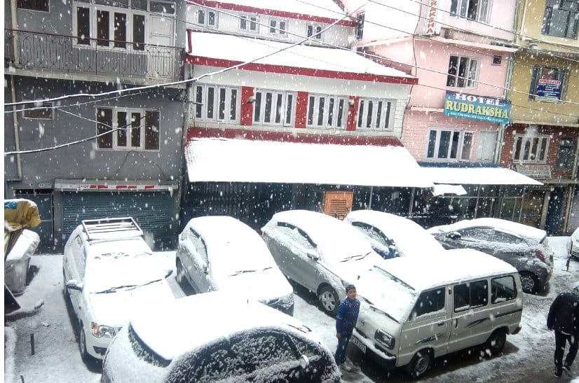 Fresh Snowfall in himachal, Forecast of Hailstorm.