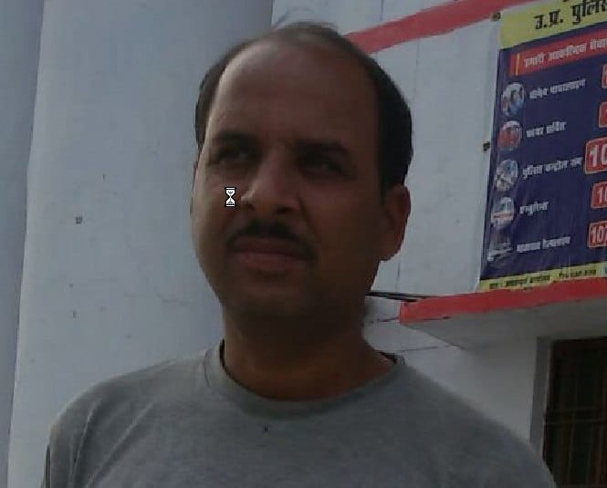 Five lakh looted from Mumbai's munim