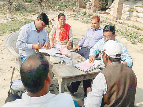 Food Department's team shoots in Khoani Mandi