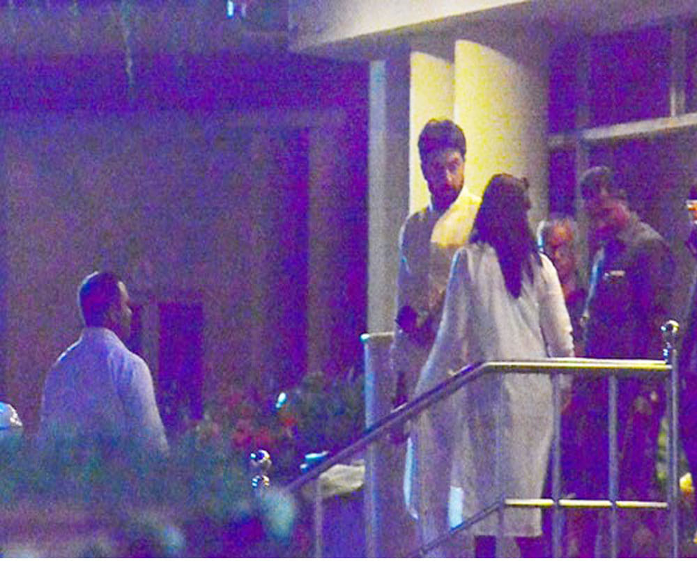 Abhishek Bachchan Aishwarya Rai's sudden visit to Lilavati Hospital at midnight, is all well ?