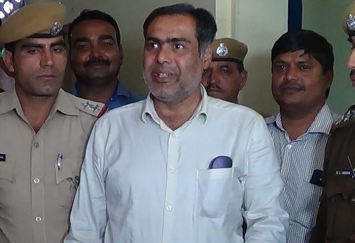 In ajmer Arrested Assistant Accounts Officer threatening minister to Devnani