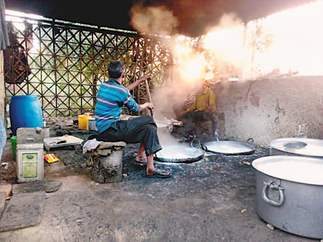 Dangerous illegal furnaces flocked in Kanchausi