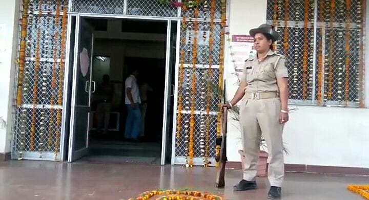 lady police constable working at sodala police station jaipur 