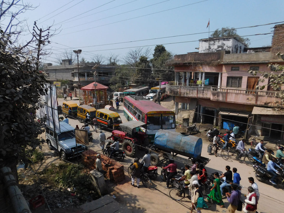 Traumatized vehicles in hours of grueling jam