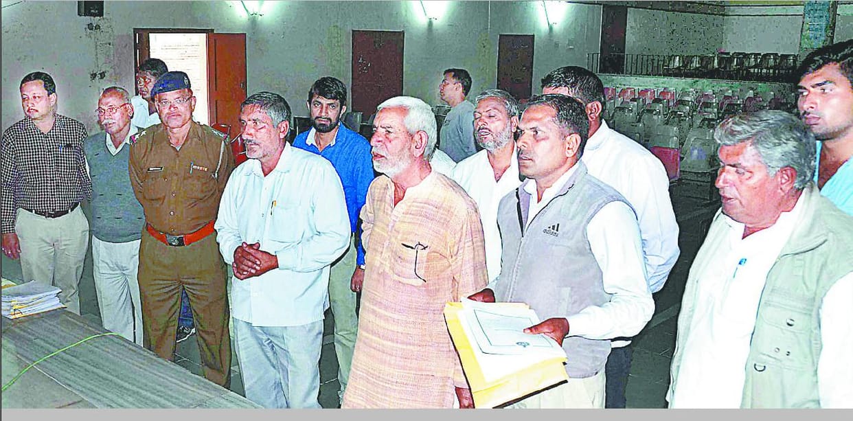 panchayat bhawan, panchayat bhawan hisar, fight during tender in hisar, hisar, haryana 