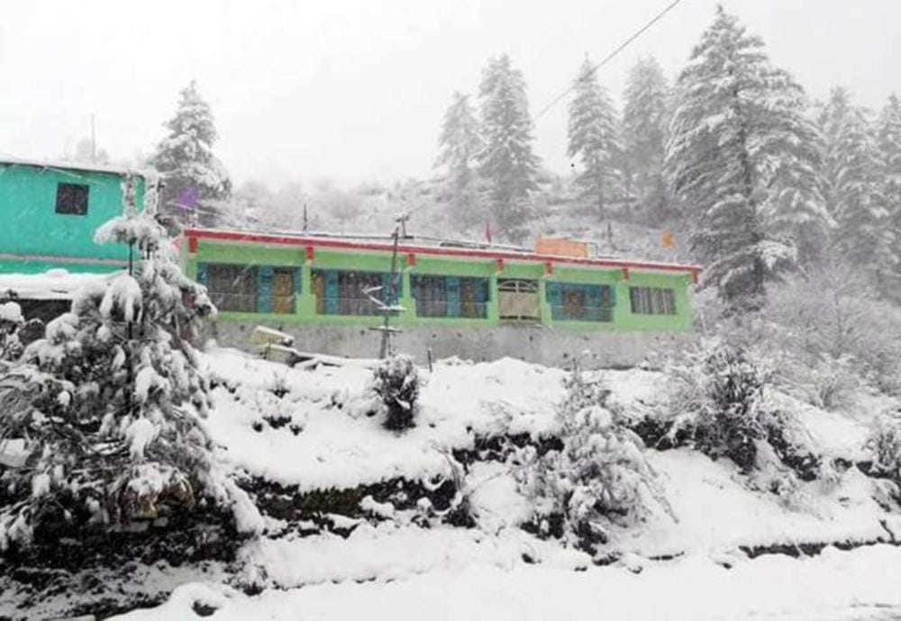 Tempreture breaks ten years record in Srinagar