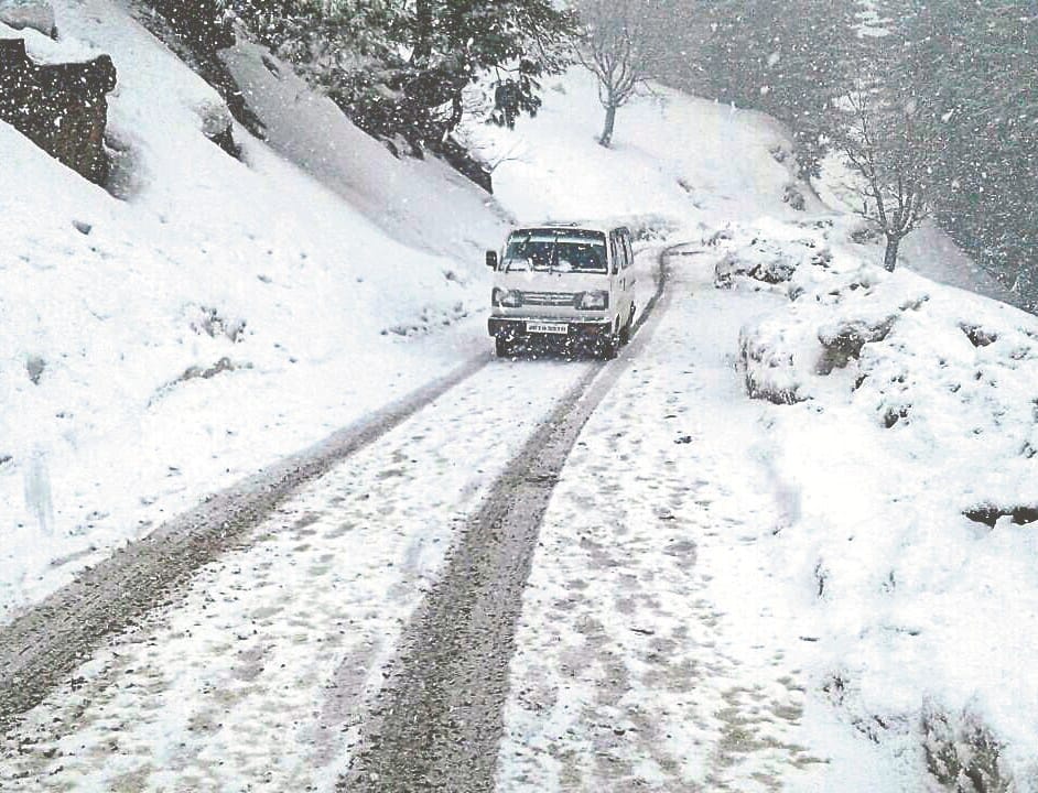 heavy snowfall and rain in jammu kashmir