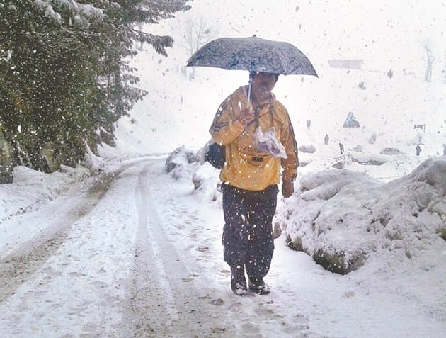heavy snowfall and rain in jammu kashmir