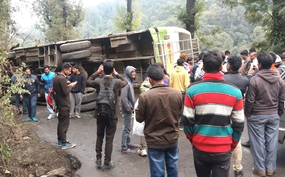 Punjab roadways Bus Brake Fail at Solan, 14 Injured.