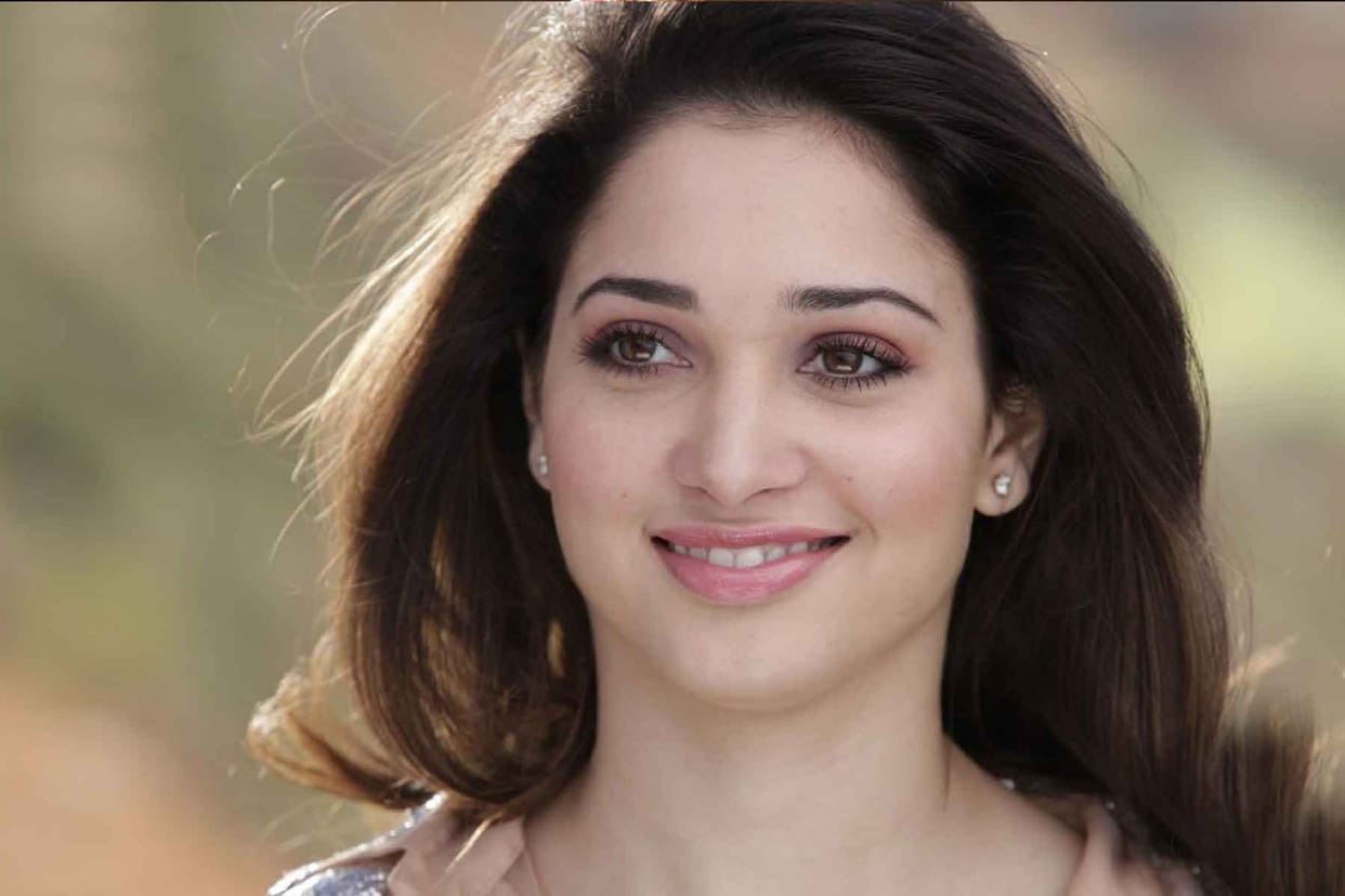tamannah bhatiya trolled for airport look in hindi