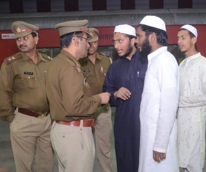  terrorist and ats team firing in lucknow.