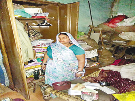 Daughter's wedding at the guest house, millions of theft in the house