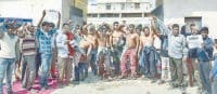 Employees performed at the gate of MCA, performed live, Ambala