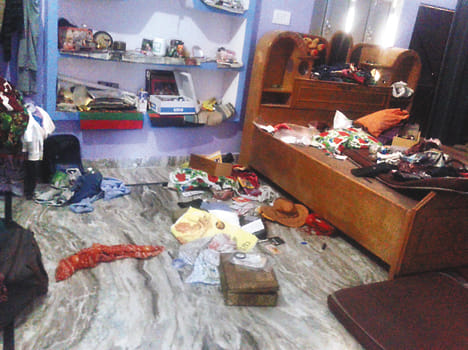 Stole goods worth lakhs from lock-up house