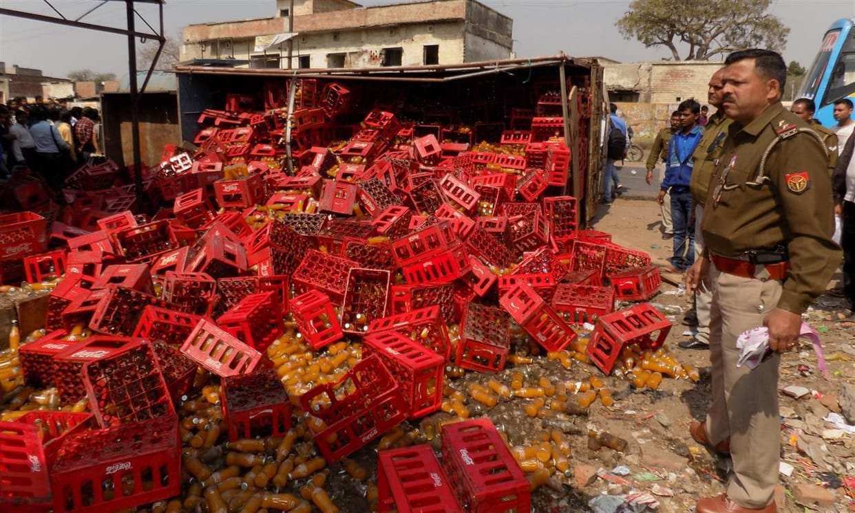 Truck loaded with cold drink, eight injured