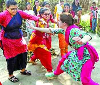 American student,s play kabaddi