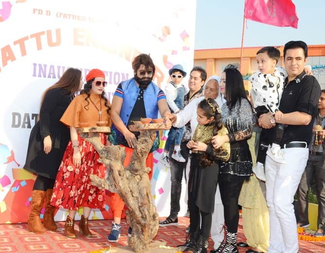 gurmeet ram rahim new movie jattu engineer base of pm modi swachh bharat mission