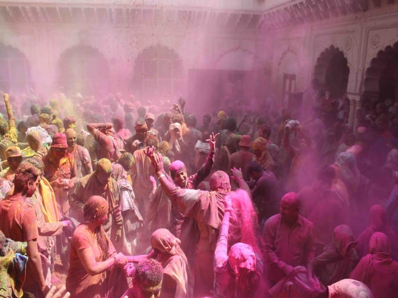 widows of vrindavan have celebrated holi 