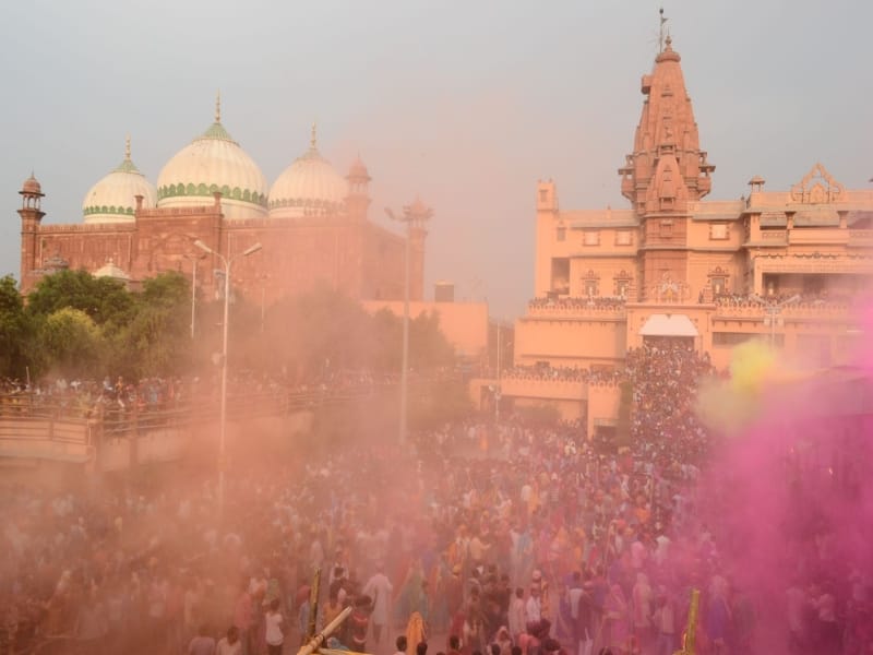 holi celebration at shreekrishna janmsthan