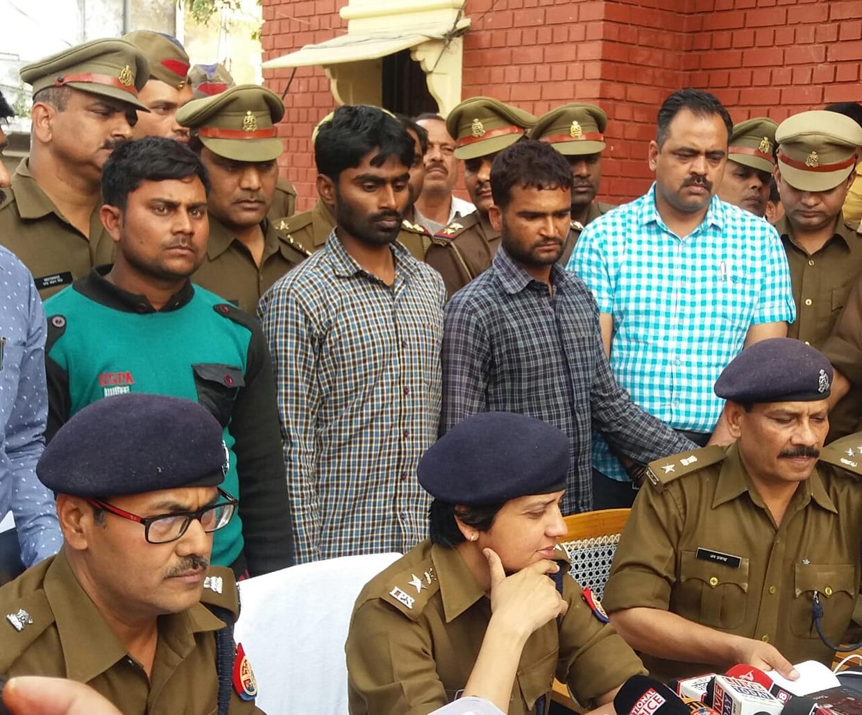  Pickup train driver beaten to 20 thousand looted