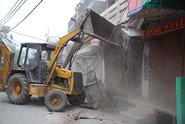 Bulldozers run in GT Road and Vijay Nagar