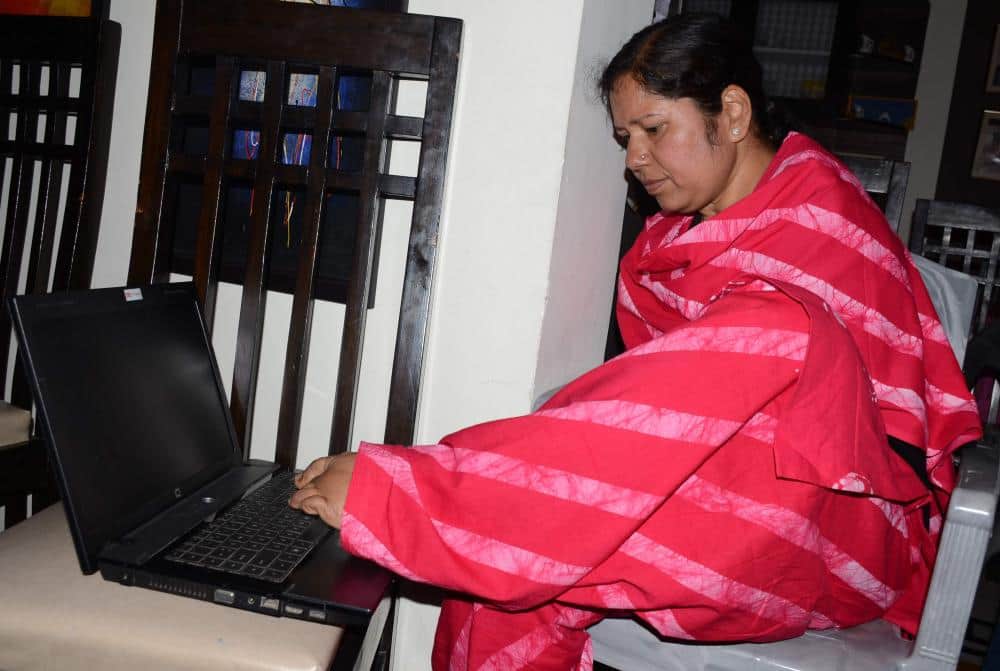 pushpa works with their legs