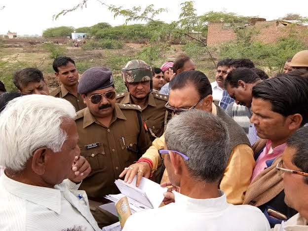 firing and stone pelting in radhakund area of mathura