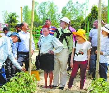 Scientists from 13 countries shared farming experience with Ramsaran