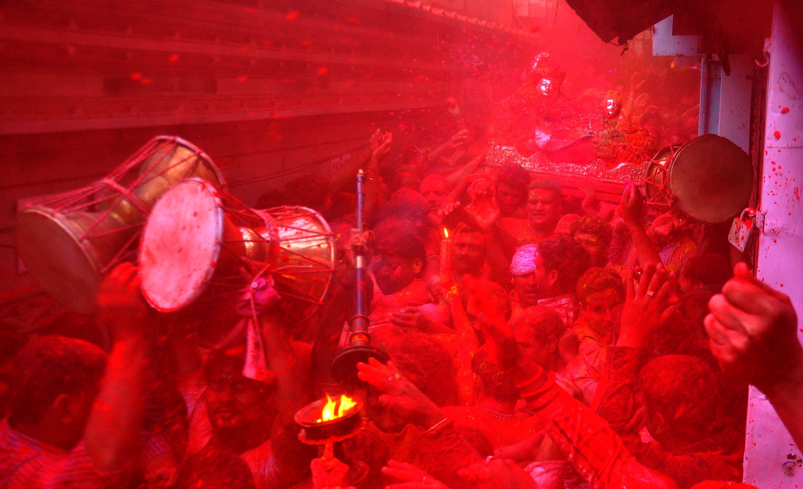 Baba Vishwanath will play holi with devotee to herbal colour