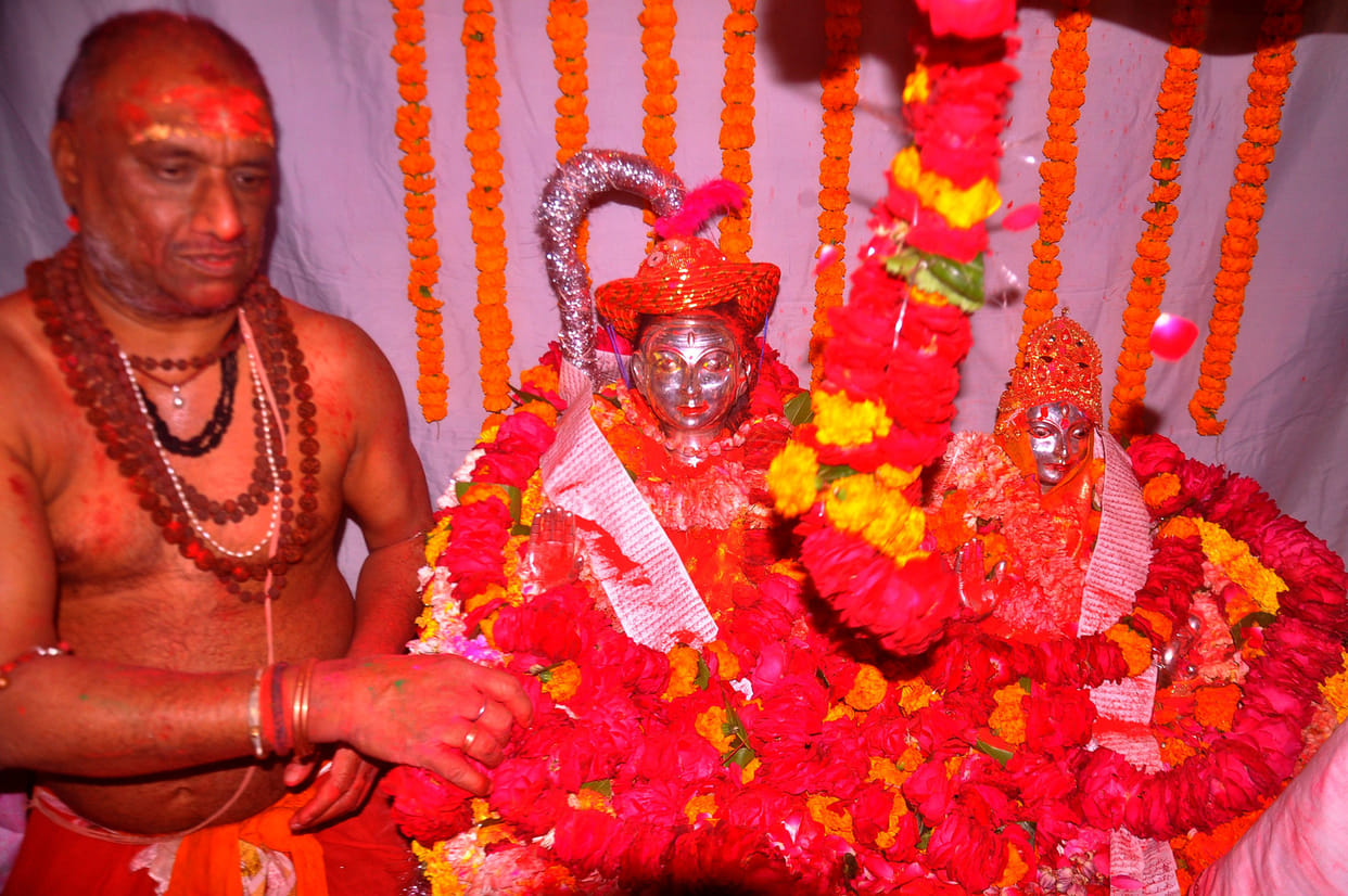 Baba Vishwanath will play holi with devotee to herbal colour