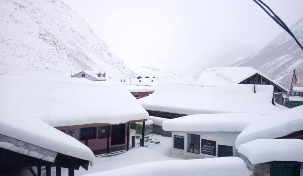 Snowfall Continues in Himachal, Hailstorm at Shimla.