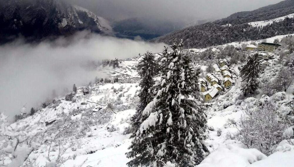 heavy snowfall in Gangotri-Yamunotri Highway