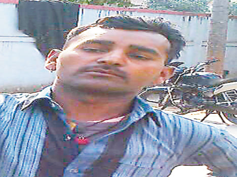 Loader looted, thrown driver into hostage plant