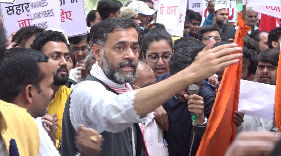 Madhya Pradesh: Yogendra Yadav, activists Medha Patkar and others detained by Police in Mandsaur