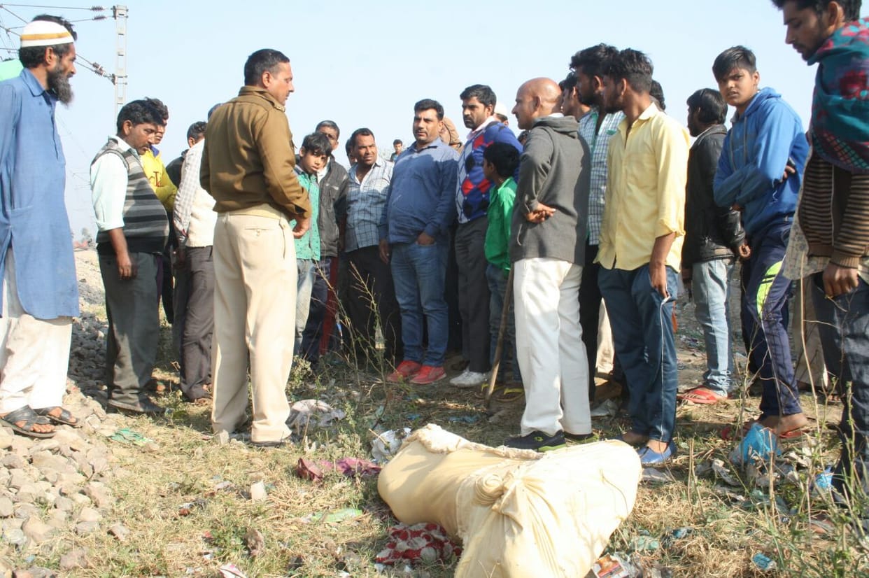 Driver found dead on railway line, friction in the administration