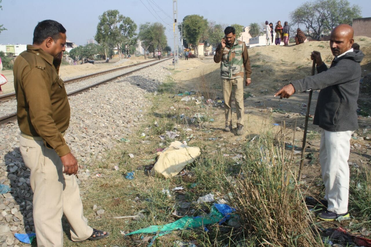 Driver found dead on railway line, friction in the administration
