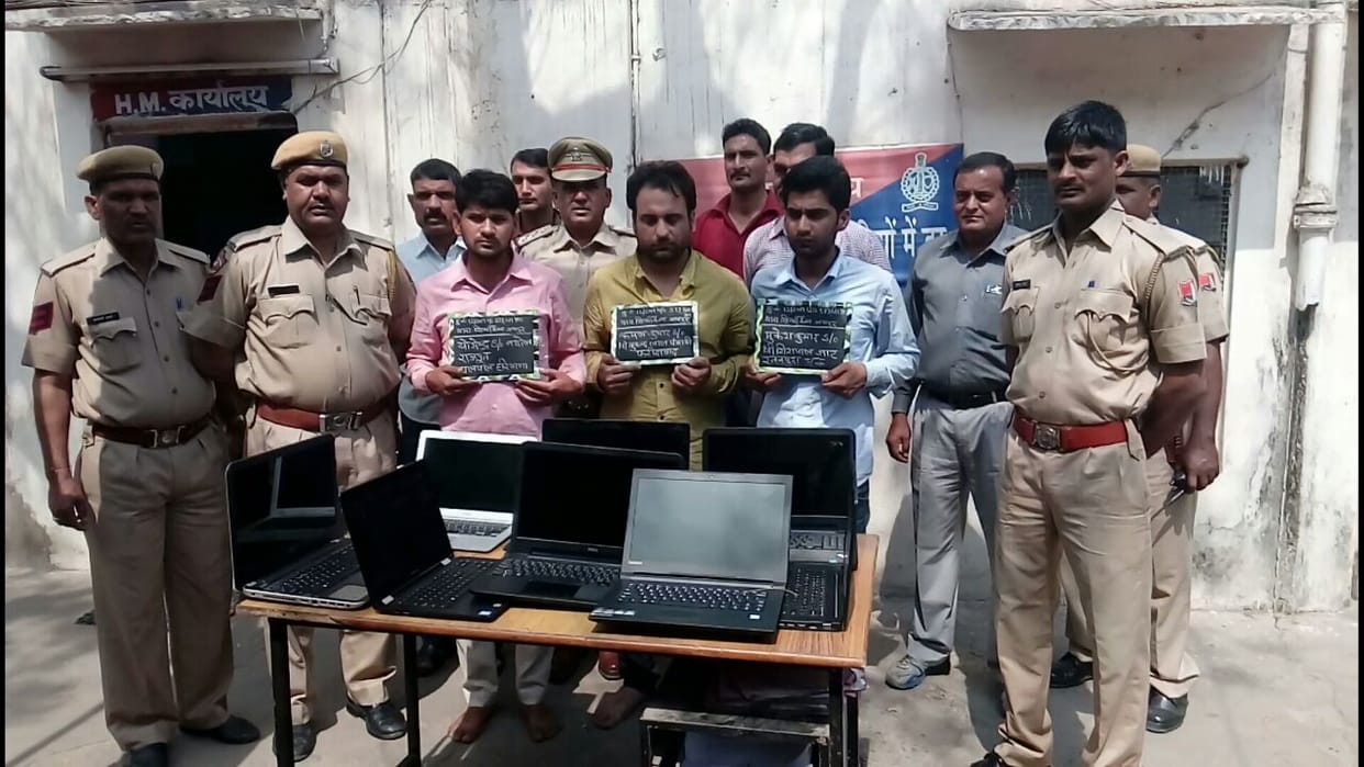 Lots of losers on horse race, steals in Volvo bus jaipur