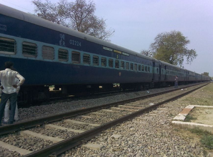 Truck axle broken, half hour Interrupted rail traffic