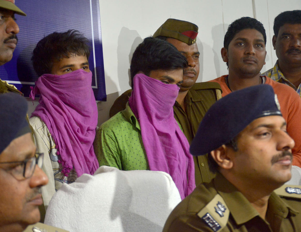 police solved the matter of double murder case in varanasi